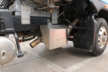 �������� ����H7�ؿ� 550���� 6X4 LNG�Զ���ǣ����(LZ4250H5DM3)ͼƬ