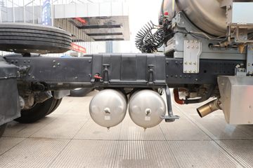 �������� ����H7�ؿ� 550���� 6X4 LNG�Զ���ǣ����(LZ4250H5DM3)ͼƬ