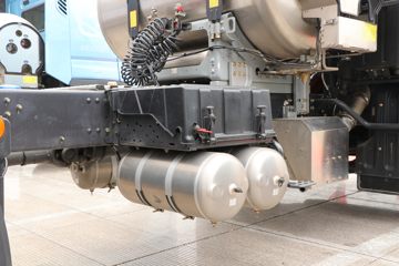 �������� ����H7�ؿ� 550���� 6X4 LNG�Զ���ǣ����(LZ4250H5DM3)ͼƬ