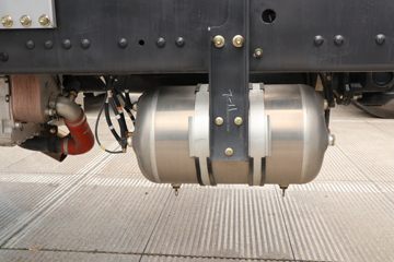 �������� ����H7�ؿ� 550���� 6X4 LNG�Զ���ǣ����(LZ4250H5DM3)ͼƬ