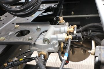 �������� ����H7�ؿ� 550���� 6X4 LNG�Զ���ǣ����(LZ4250H5DM3)ͼƬ