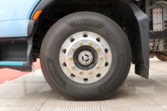 东风柳汽 乘龙H7重卡 550马力 6X4 LNG自动档牵引车(LZ4250H5DM3)