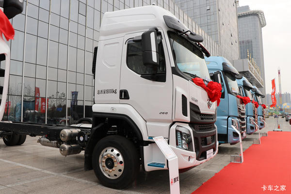 购乘龙H5 LNG载货车 享高达0.25万优惠