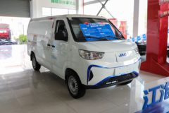 江淮 蓝猫M1 2023款 国轩精英版 2.7T 2座 4.745米纯电动厢式运输车40.55kWh