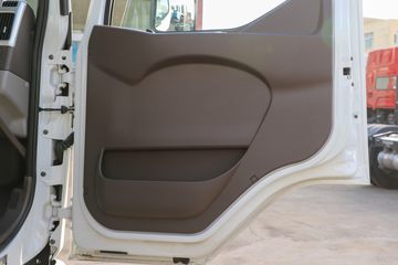 �������� ����L3 180���� 4X2 4.2����ж��ͼƬ