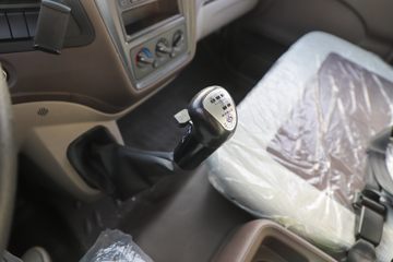 �������� ����L3 180���� 4X2 4.2����ж��ͼƬ