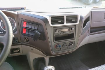 �������� ����L3 180���� 4X2 4.2����ж��ͼƬ