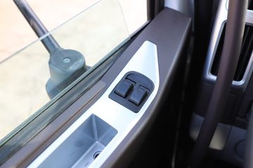 �������� ����L3 180���� 4X2 4.2����ж��ͼƬ