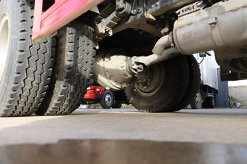 �������� ����L3 180���� 4X2 4.2����ж��ͼƬ