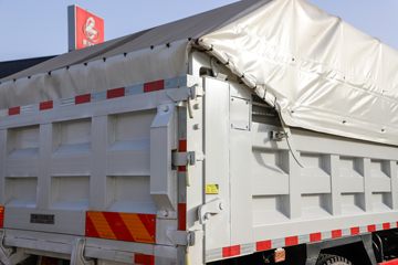 �������� ����L3 180���� 4X2 4.2����ж��ͼƬ