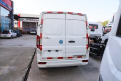 东风股份 御风EM26 3T 4.865米纯电动厢式运输车