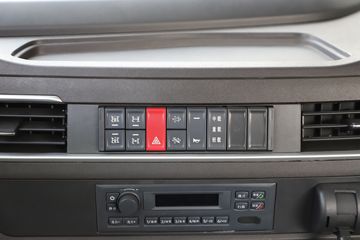 �������� �ܻ�H6 ���ϰ� 370���� 8X4 6.6����ж��(����)ͼƬ