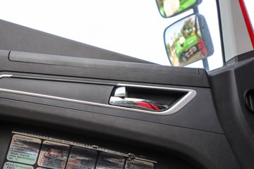 �������� �ܻ�H6 ���ϰ� 370���� 8X4 6.6����ж��(����)ͼƬ