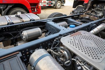 �������� �ܻ�H6 ���ϰ� 370���� 8X4 6.6����ж��(����)ͼƬ