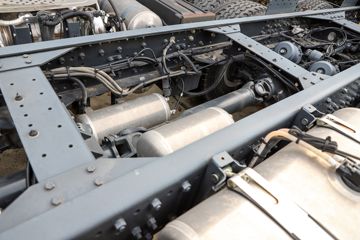 �������� �ܻ�H6 ���ϰ� 370���� 8X4 6.6����ж��(����)ͼƬ