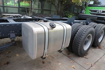 �������� �ܻ�H6 ���ϰ� 370���� 8X4 6.6����ж��(����)ͼƬ