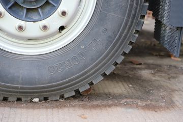 �������� �ܻ�H6 ���ϰ� 370���� 8X4 6.6����ж��(����)ͼƬ