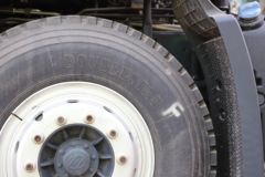 上汽红岩 杰虎H6 复合版 370马力 8X4 6.6米自卸车(国六)(CQ3317ED10306)