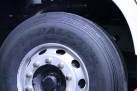 北奔V3&nbsp;电动牵引车底盘图片