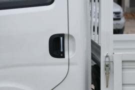 跨越者D5 载货车外观                                                图片