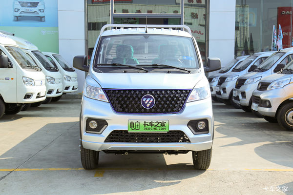 福田祥菱V3 3.7米单排纯电动厢式微卡 中创新航56.68kWh