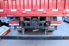 福田 时代领航ES5 220马力 6X2 6.8米排半栏板载货车(BJ1244VNPFB-01)