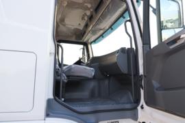 E700&nbsp;电动牵引车驾驶室图片