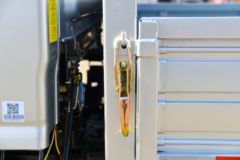 福田奥铃 玉兔Ⅲ 158马力 3.83米AMT自动档排半栏板轻卡(BJ1048V9JDA-AB4)