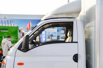 ���� ��X1 2.2L 95���� CNG˫ȼ�� 3.95�׵�����ʽ�Ῠ(KMC5040XXYNG318D6)ͼƬ