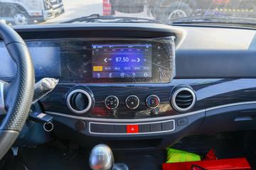 ���� ��X1 2.2L 95���� CNG˫ȼ�� 3.95�׵�����ʽ�Ῠ(KMC5040XXYNG318D6)ͼƬ