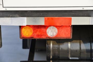 ���� ��X1 2.2L 95���� CNG˫ȼ�� 3.95�׵�����ʽ�Ῠ(KMC5040XXYNG318D6)ͼƬ