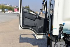 中国重汽HOWO 悍将 160马力 4.15米单排厢式轻卡(ZZ5047XXYC3215F145)