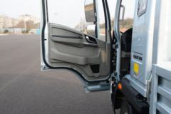 中国重汽HOWO 统帅 160马力 3.85米AT自动档排半栏板轻卡(国六)(ZZ1047F3215F145)