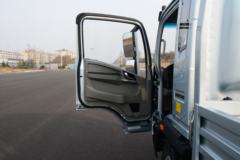 中国重汽HOWO 统帅 160马力 3.85米AT自动档排半栏板轻卡(国六)(ZZ1047F3215F145)