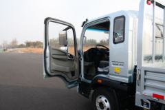 中国重汽HOWO 统帅 160马力 3.85米AT自动档排半栏板轻卡(国六)(ZZ1047F3215F145)