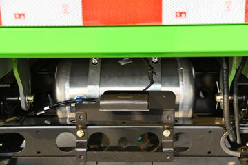 ���� ����M1 130���� 4X2 3.2����ж��(����)(KMC3041SA268DP6)ͼƬ