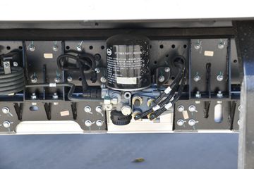 ���� ˧��ES6 4.5T 4.15�׵��Ŵ��綯��ʽ�Ῠ100.46kWhͼƬ