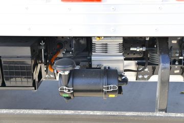 ���� ˧��ES6 4.5T 4.15�׵��Ŵ��綯��ʽ�Ῠ100.46kWhͼƬ