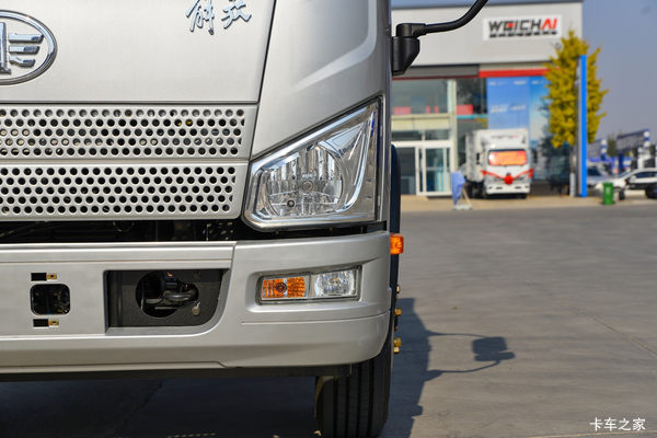 解放 J6F C版重载版 170马力 3.78米排半仓栅式轻卡