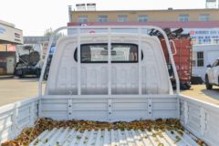 北汽制造 鲸卡T7 舒适版 2.0L 133马力 汽油 3.7米单排栏板微卡(国六)(BAW1031P1B51)