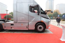 深向星辰&nbsp;电动牵引车外观图片