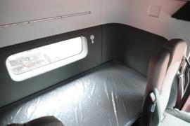 深向星辰&nbsp;电动牵引车驾驶室图片