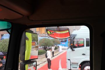 ���� �����A6 PLUS 240���� 4X2 6.8�ײ�դʽ�ػ���ͼƬ