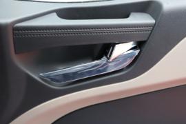 星耀X5&nbsp;牵引车驾驶室                                               图片