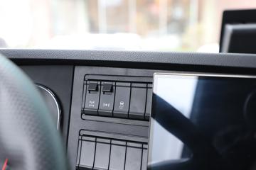 ���� ��ҫX5�ؿ� 500���� 6X4 LNGǣ����ͼƬ