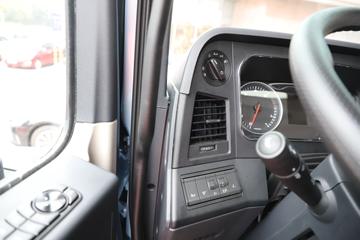 ���� ��ҫX5�ؿ� 500���� 6X4 LNGǣ����ͼƬ