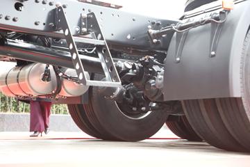 ���� ��ҫX5�ؿ� 500���� 6X4 LNGǣ����ͼƬ