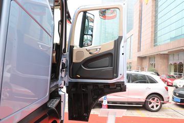 ���� ��ҫX7�ؿ� 570���� 4X2 AMT�Զ���ǣ����ͼƬ