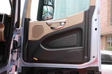 ���� ��ҫX7�ؿ� 570���� 4X2 AMT�Զ���ǣ����ͼƬ