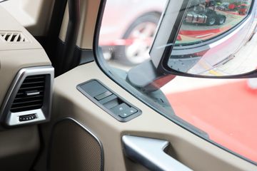 ���� ��ҫX7�ؿ� 570���� 4X2 AMT�Զ���ǣ����ͼƬ